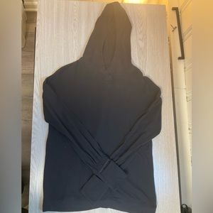 Lu Lu Lemon Tight fit sweatshirt.